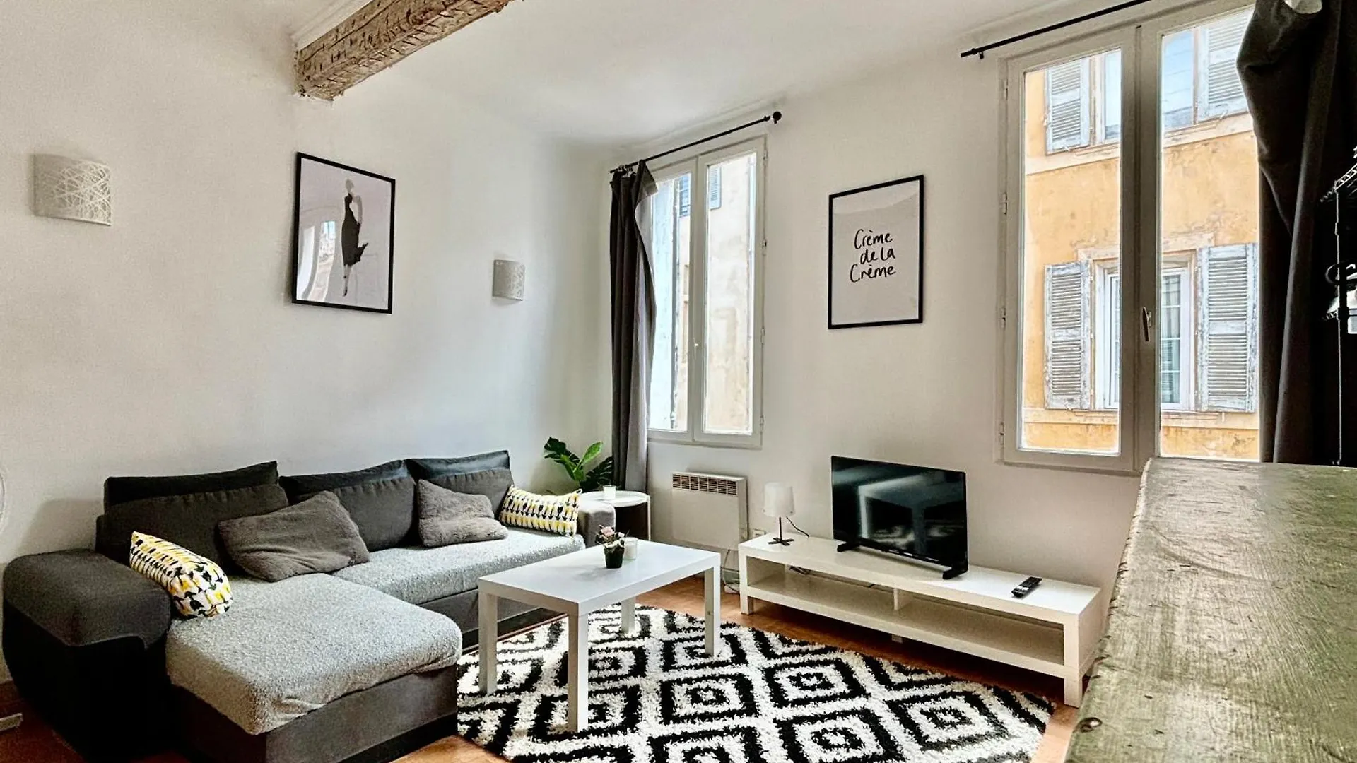 Charmant T1 Mezzanine Provencal Αιξ-αν-Προβάνς 0*,  Γαλλία